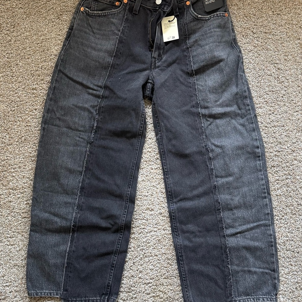 Levi's Black Relaxed Jeans with Classic Stitching